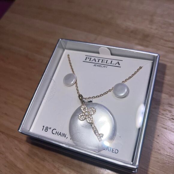 18kt Gold Necklace and Earrings Gift Set - Picture 2 of 4